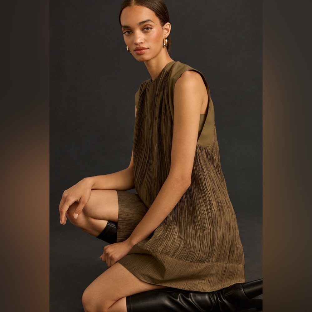 Cap-Sleeve Plissé Mini Dress
Anthropologie Olive Green Moss Pleated Dress Sz S